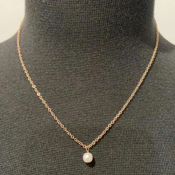 Women’s  necklace - Picture 1 of 3